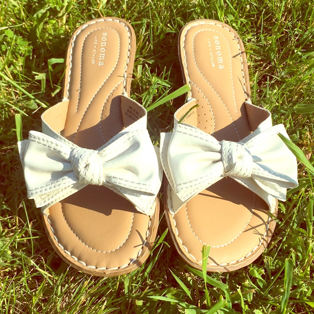 New: Sandals white bow 6.5